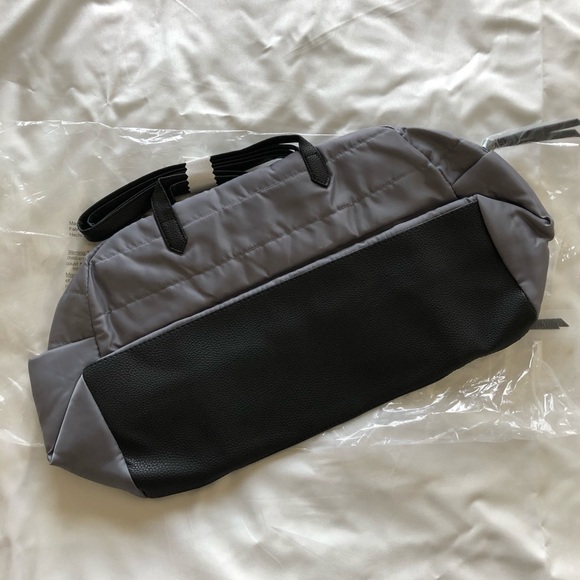 DSW Gray Duffle Bag - NEW - Picture 5 of 8